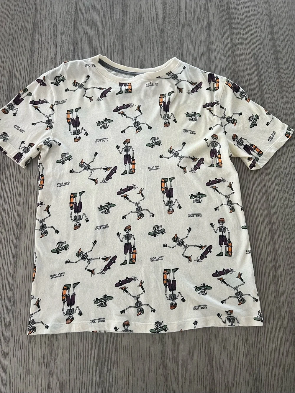 Old navy boys graphic  skeleton skater tee
